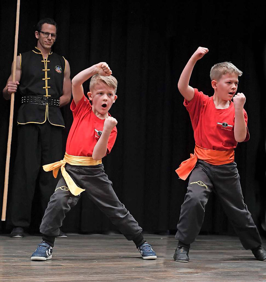 Die Brüder Kosanovic zeigen eine Shaolin-Kung-Fu-Kostprobe.